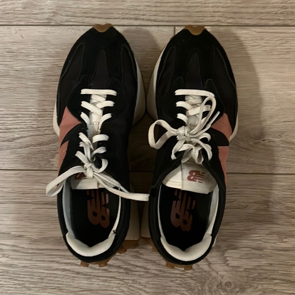New balance used size 7.5 black and pink